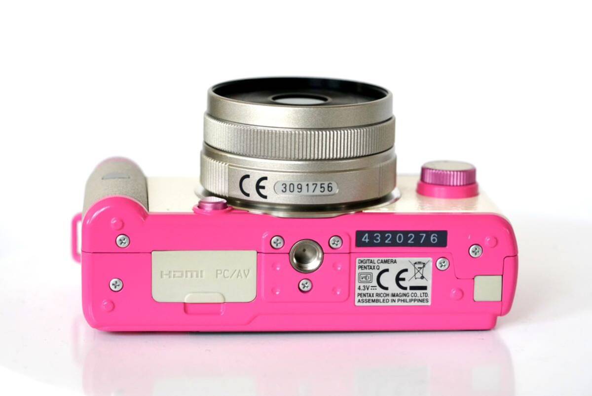 超レア LOEWE + PENTAX のコラボレーションモデル デジカメ PENTAX Q Magenta Pink 限定100台生産の画像7