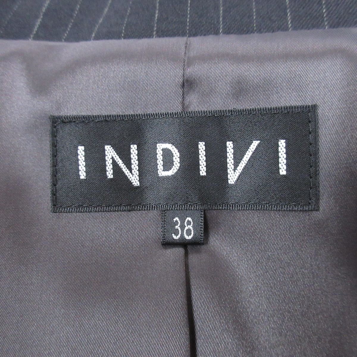 美品 INDIVI インディヴィ ストライプ柄 1B テーラードジャケット＋スラックスパンツ シングルスーツ セットアップ 38 ブラックの画像5