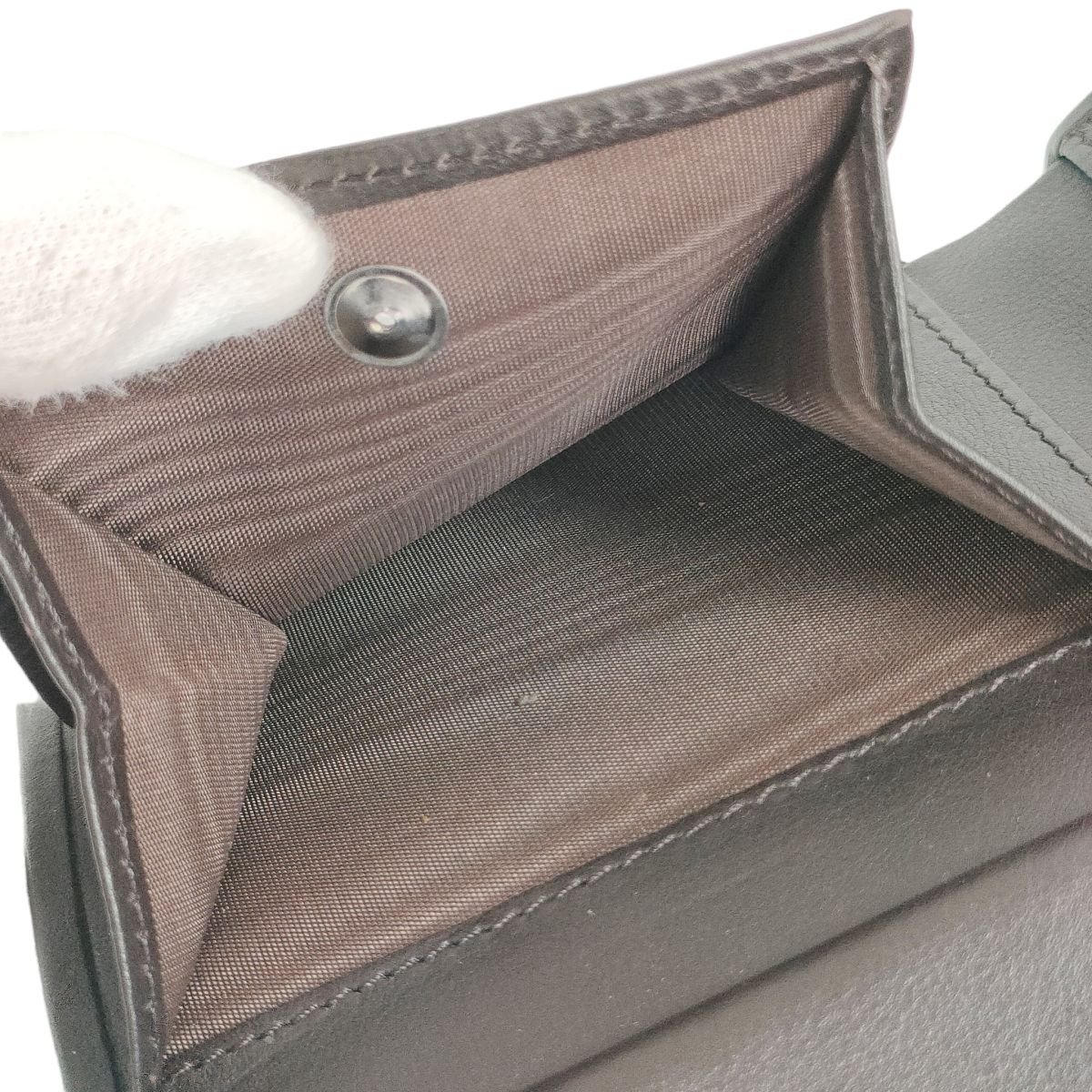 新品同様 GIORGIO ARMANI ジョルジオアルマーニ カーフレザー 二つ折り財布 ミディアムウォレット 箱付き YGM165-YC028-80190 ブラック J_画像8
