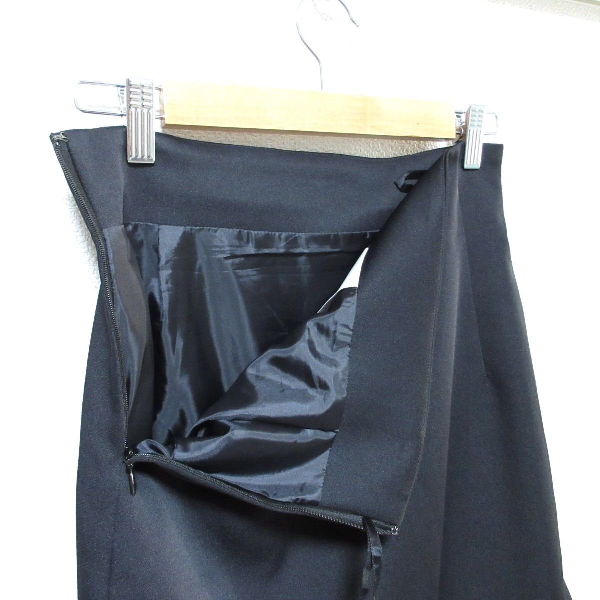 美品 23AW Whim Gazette ウィムガゼット ダブルサテンボリュームスカート フリーサイズ ブラック ◆の画像4
