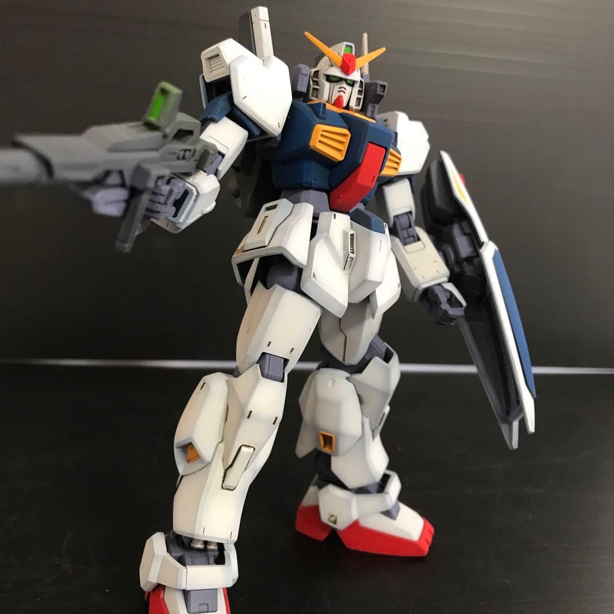 ガンダム mk2 ガンプラ完成品　hguc プラモデル