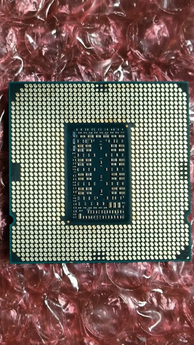 intel Core i7 11700 ジャンク キズ有 動作確認してません。インテル CPU プロセッサーの画像3