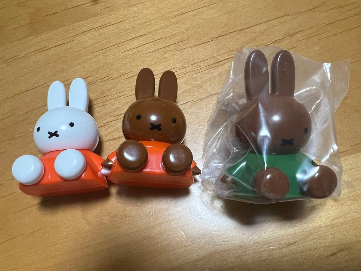 ミッフィー どこでもぺったんスタンドマスコット  ガチャ miffy メラニー オレンジ グリーン