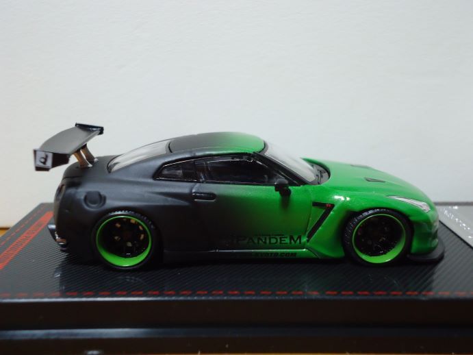 ★Ignition model　イグニッションモデル 1/64 　PANDEM NISSAN R35 GT-R　　グリーン/ブラック★_画像7