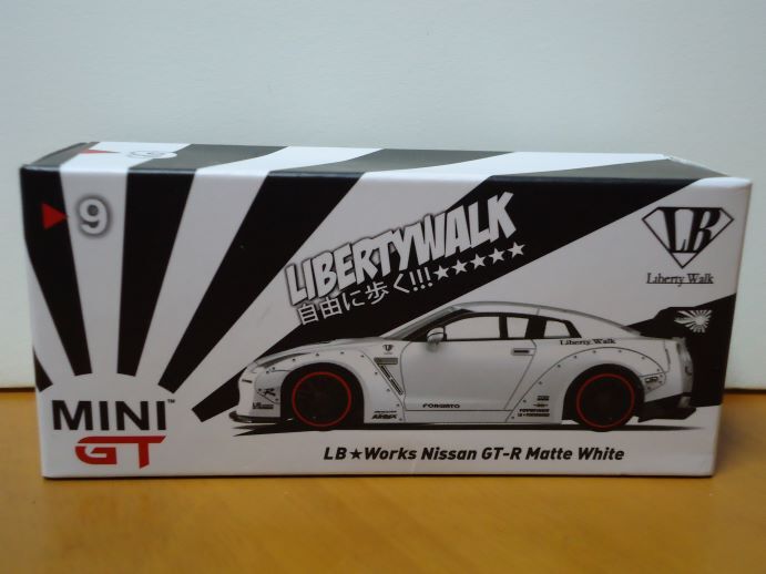 ★MINI GT 1/64　LB Works Nissan GT-R　　LB ワークス ニッサン GT-R　　マットホワイト★_画像1