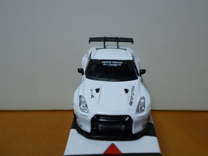 ★MINI GT 1/64　LB Works Nissan GT-R　　LB ワークス ニッサン GT-R　　マットホワイト★_画像6