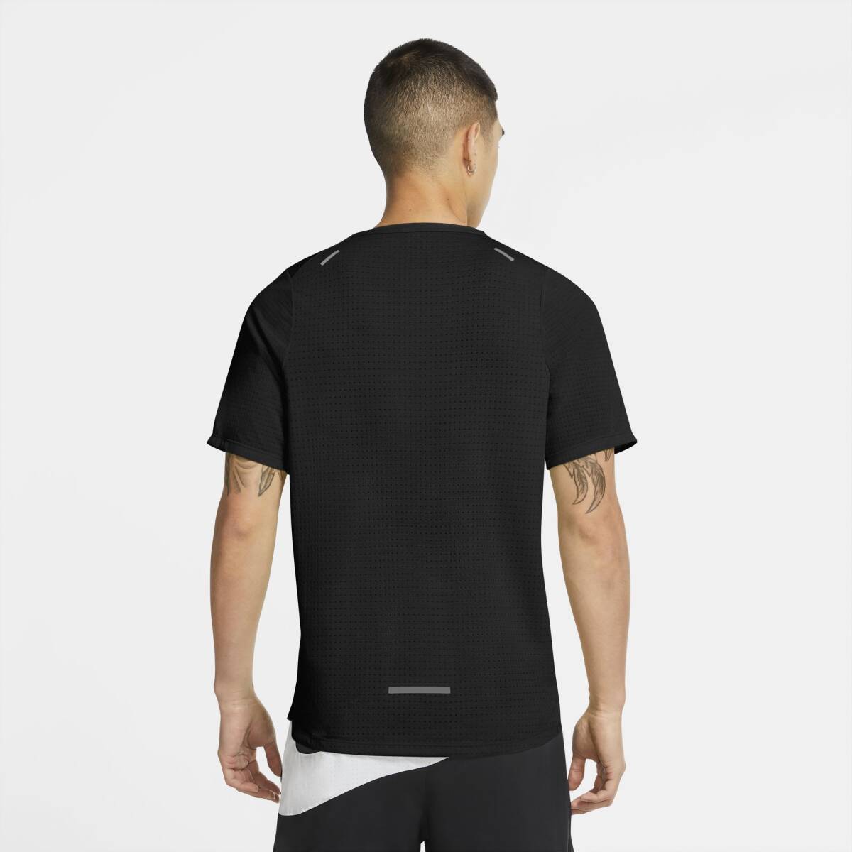 新品送料無料　 NIKE ナイキ ライズ 365 DA1489　Mサイズ　陸上・ランニングウェア GEL DRI-FIT マイラー