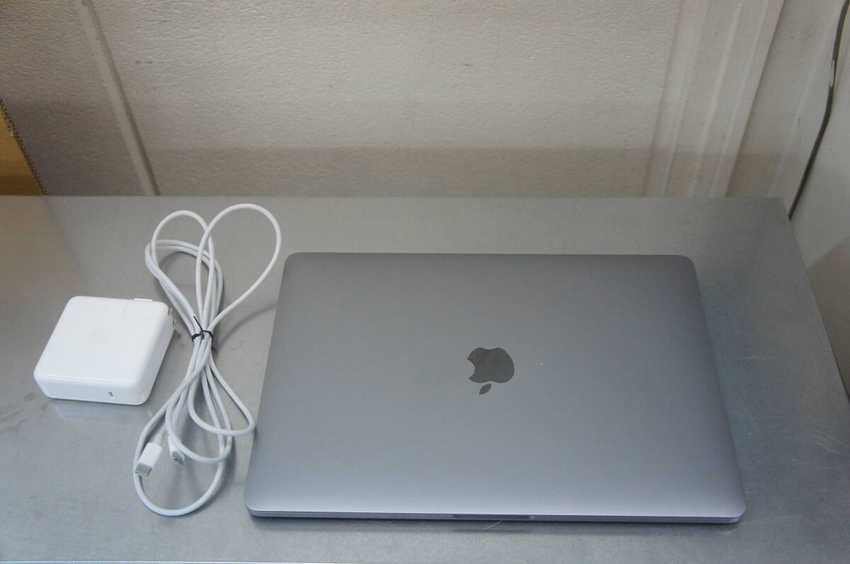 中古 Apple MWP42J/A MacBook Pro 13インチ, 2020, Thunderbolt 3ポート x 4 i5/16GB/512GB/13 2560×1600　(3)_画像1