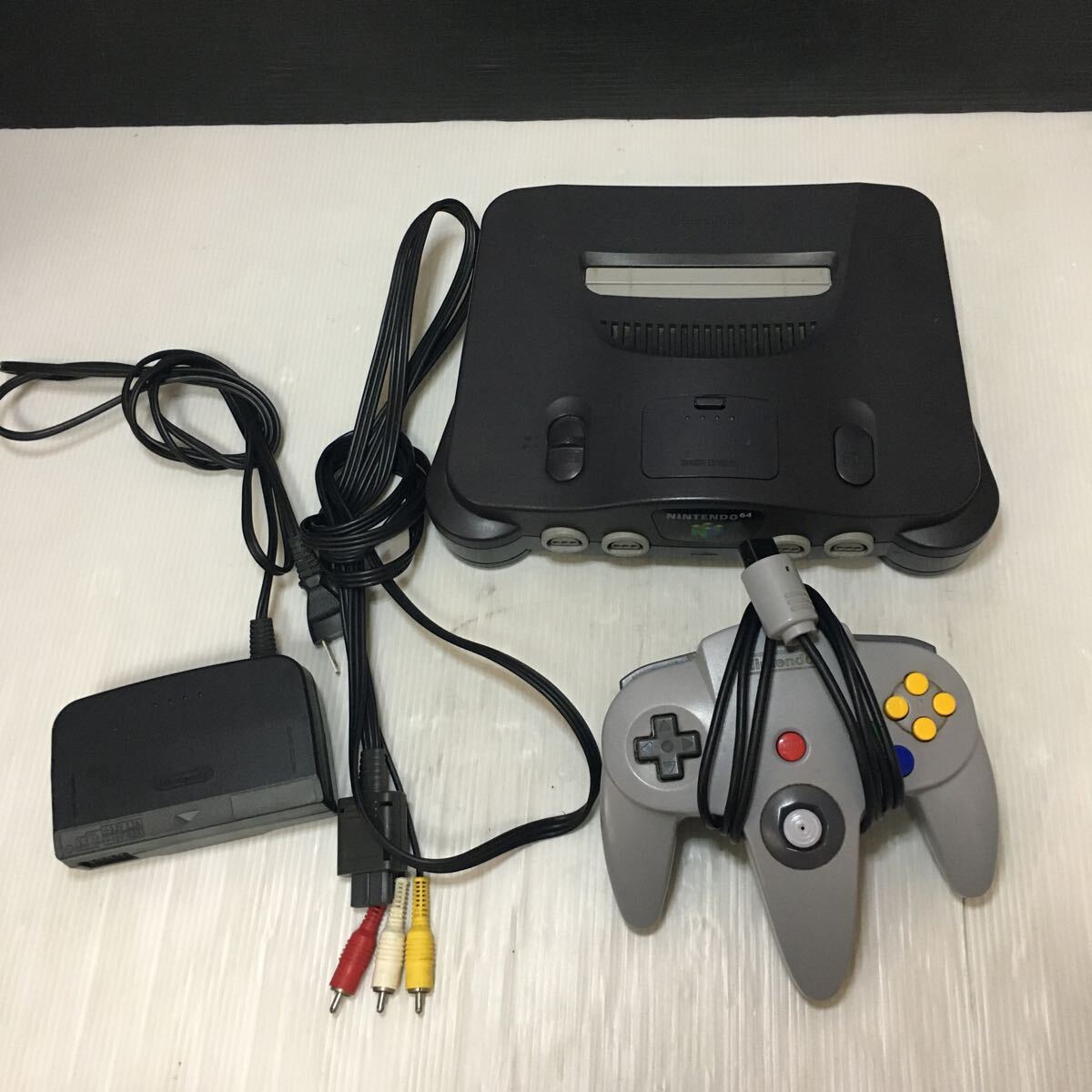 任天堂 ニンテンドウ NINTENDO 64 本体 NUS-001 コントローラーに難あり 動作確認済みの画像1