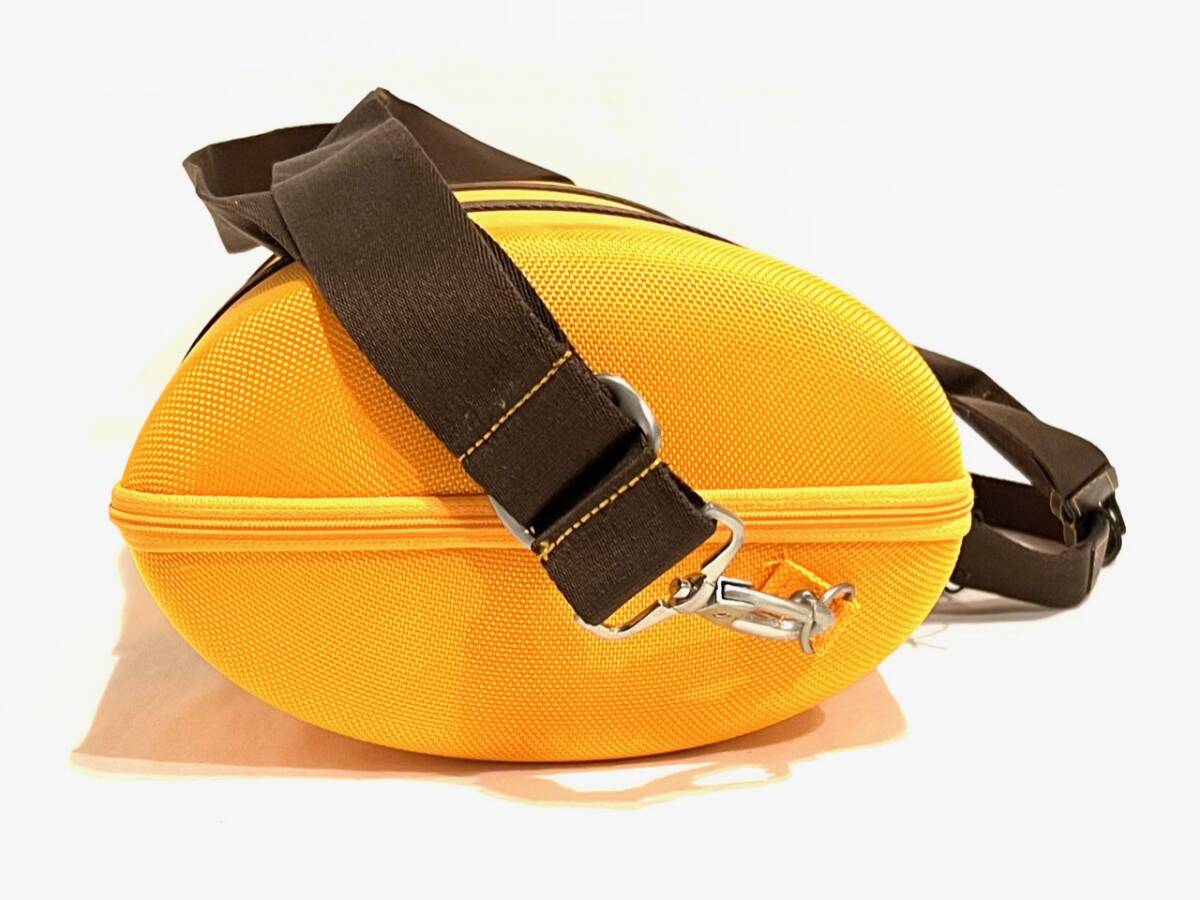 a244 Veuve Clicquot ヴーヴ・クリコ シャンパントラベラーバッグ 収納バッグ 専用グラス 旅行用品の画像3