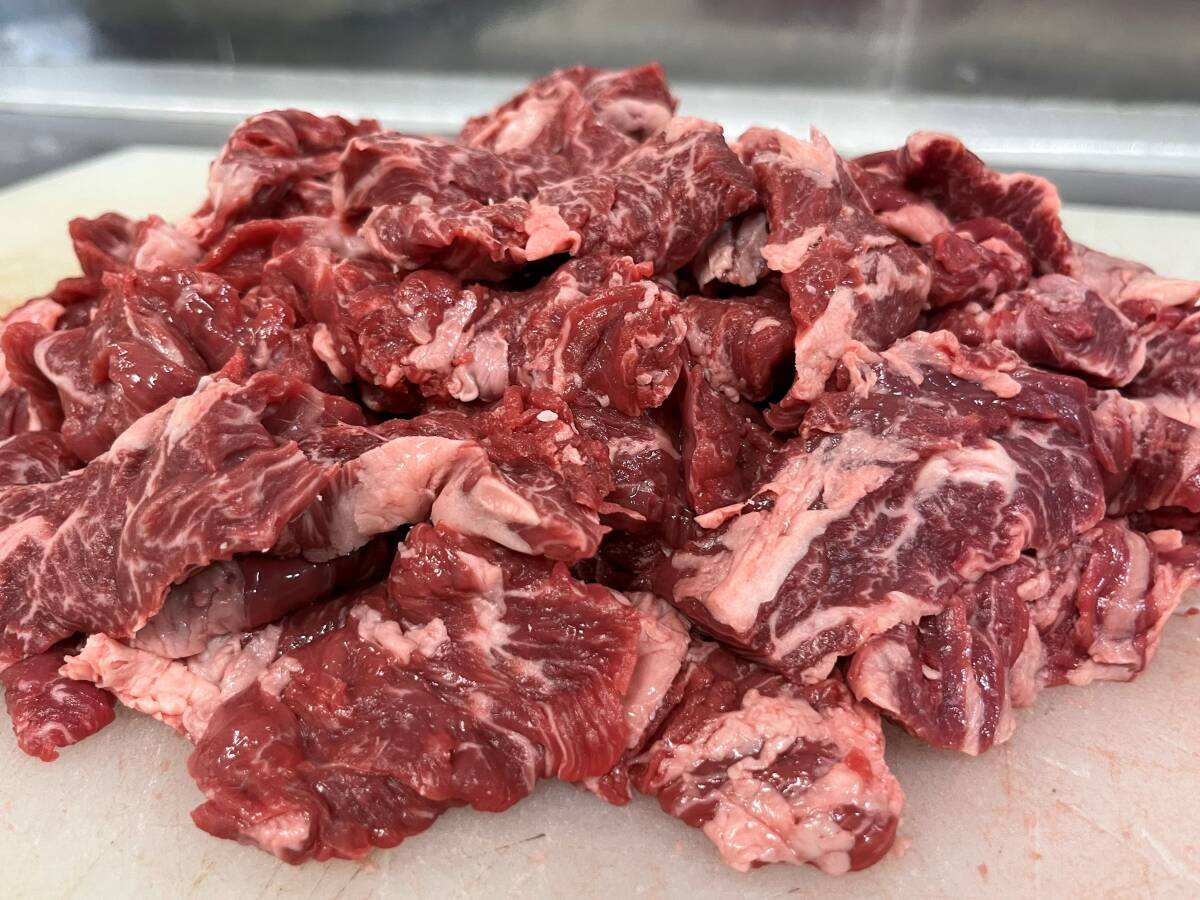 肉屋発！豪州産　皮なし　シンスカート　ブロック　１５３８ｇ　冷凍　ハラミ　サガリ　塊肉　業務用　同日落札で同梱可能　 １円_カットイメージ