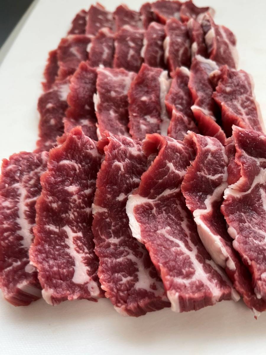 肉屋発！《訳あり》十勝産牛カルビ　１５００g（５００ｇｘ３Ｐ）冷凍　赤身　カルビ　十勝牛肉　塊肉　業務用　同日落札で同梱可能 １円_画像1