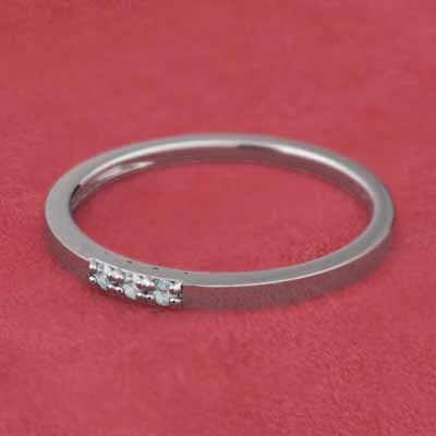 【2024正規激安】 平打ち リング k10 アクアマリン リング 細い スリーストーン アクアマリン