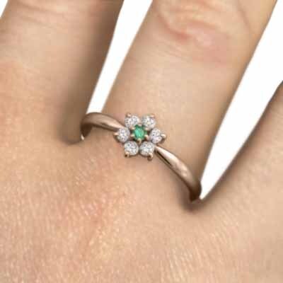 指輪 k18ピンクゴールド デザイン フラワー エメラルド 天然ダイヤモンド 5月の誕生石_画像2