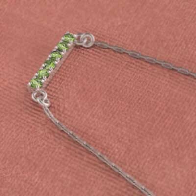 【爆売り!】 12642円 ペリドット ネックレス プレート ホワイトゴールドk18 8 ペリドット