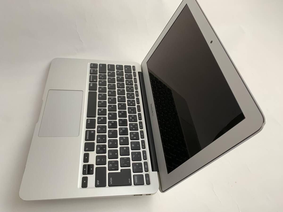 ☆ Apple MacBook Air（11-inch,Mid 2012）☆ A1465 Core i7-3667U メモリ8GB SSD 256GB 11.6インチ Windows10 _画像3