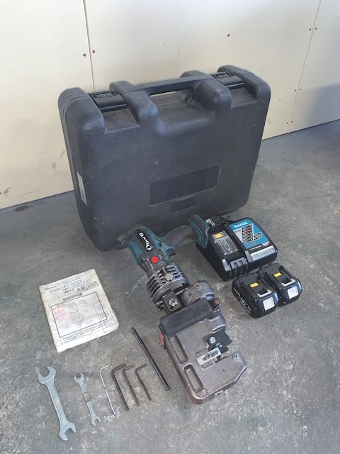 中古 オグラ 18V コードレスパンチャー HPC-206WDF バッテリー2 中古 オグラ 18V コードレスパンチャー HPC-206WDF バッテリー2