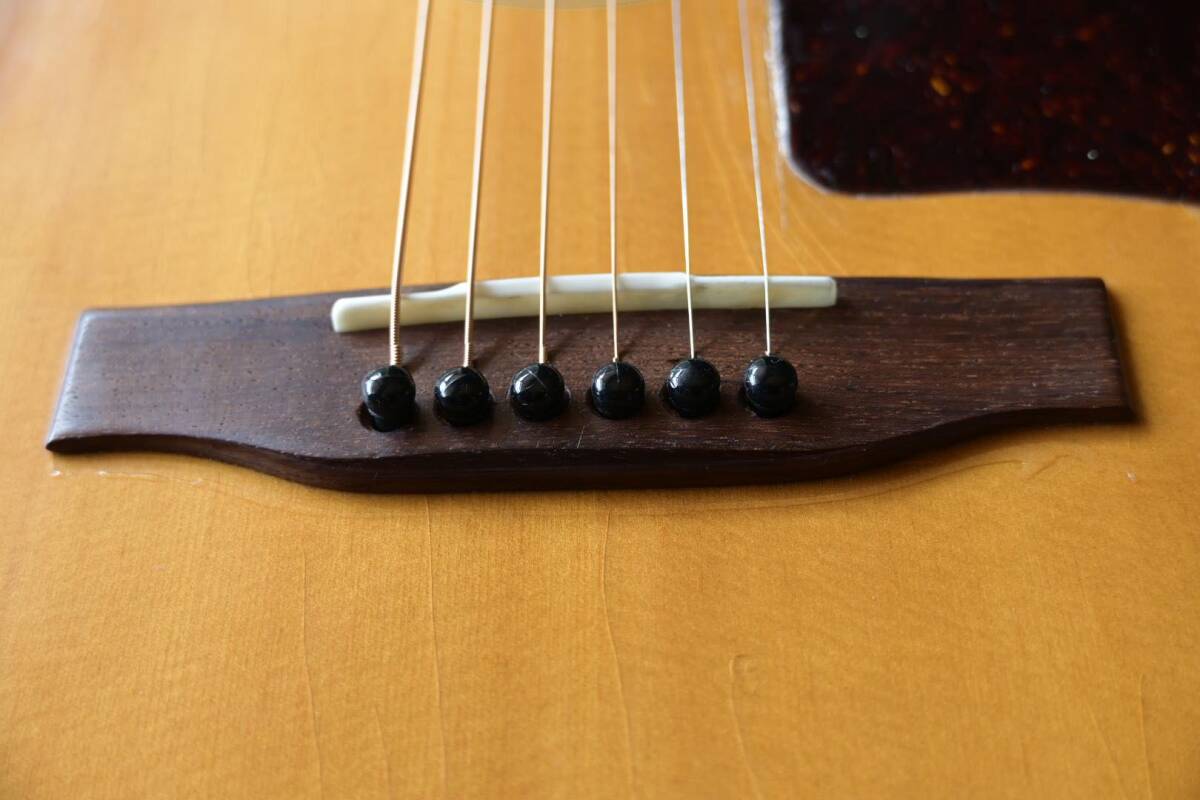 Gibson J-45/J-50 1976の画像3