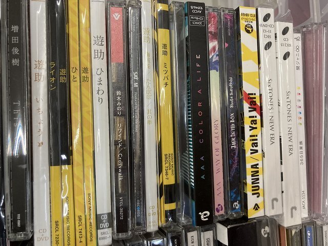 03-28-128 ◎BE 音楽CD 懐メロ お買い得 洋楽 邦楽 超新星 遊助 SixTONESなど まとめ売り 多数セット 中古_画像7