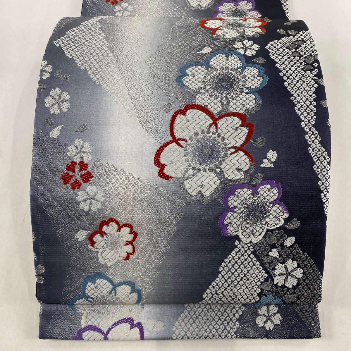 袋帯 秀品 桜 疋田 唐織 銀糸 銀色 六通 正絹 【中古】