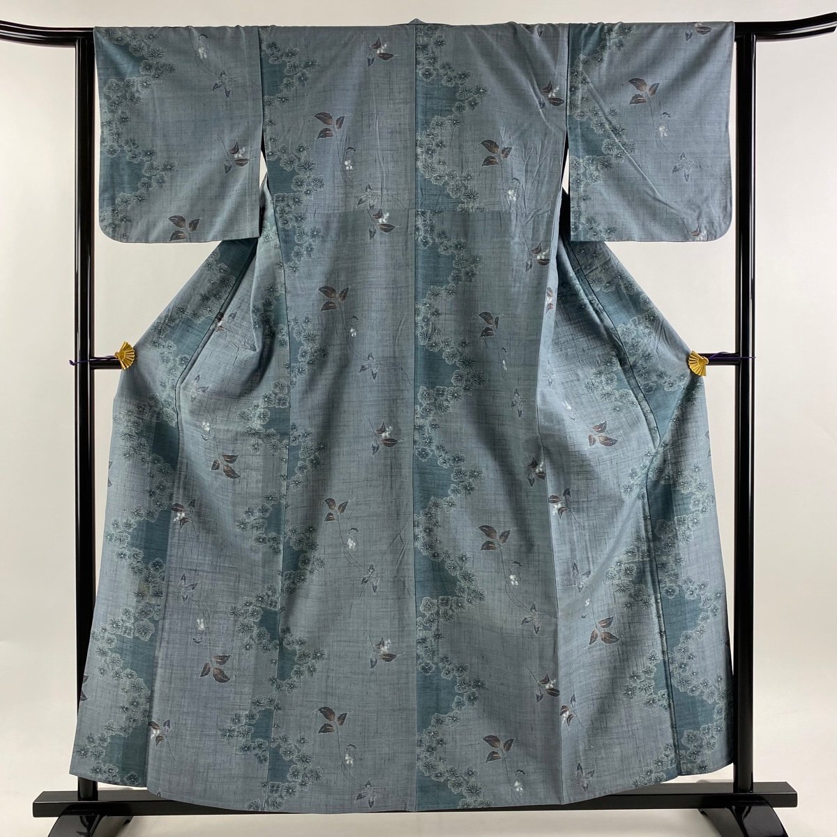 紬 身丈158.5cm 裄丈63cm S 単衣 花柄 草花 青灰色 正絹 秀品 【中古】