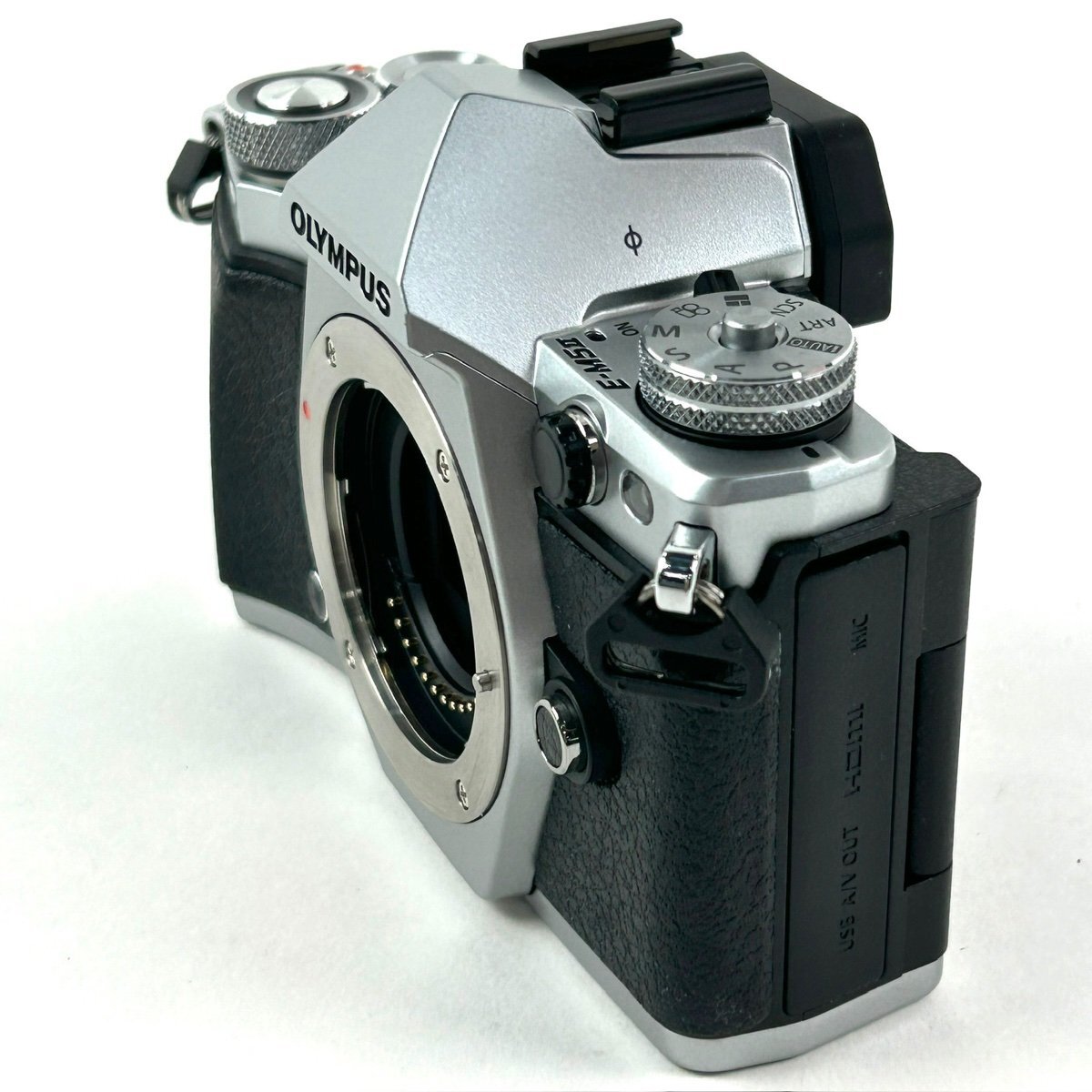 オリンパス OLYMPUS E-M5 Mark II ボディ シルバー デジタル ミラーレス 一眼カメラ 【中古】_バイセル 31052_2