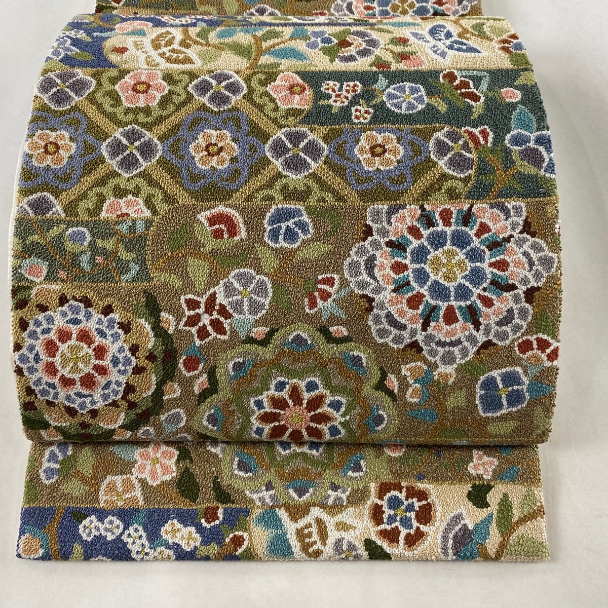 袋帯 美品 逸品 華文 草花 相良刺繍 金糸 薄茶色 六通 正絹 【中古】