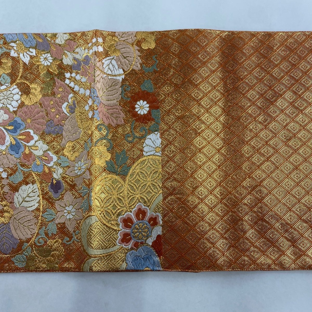 袋帯 秀品 振袖向き 草花 蝶 金糸 箔 オレンジ 六通 正絹 【中古】_バイセル 14117_5