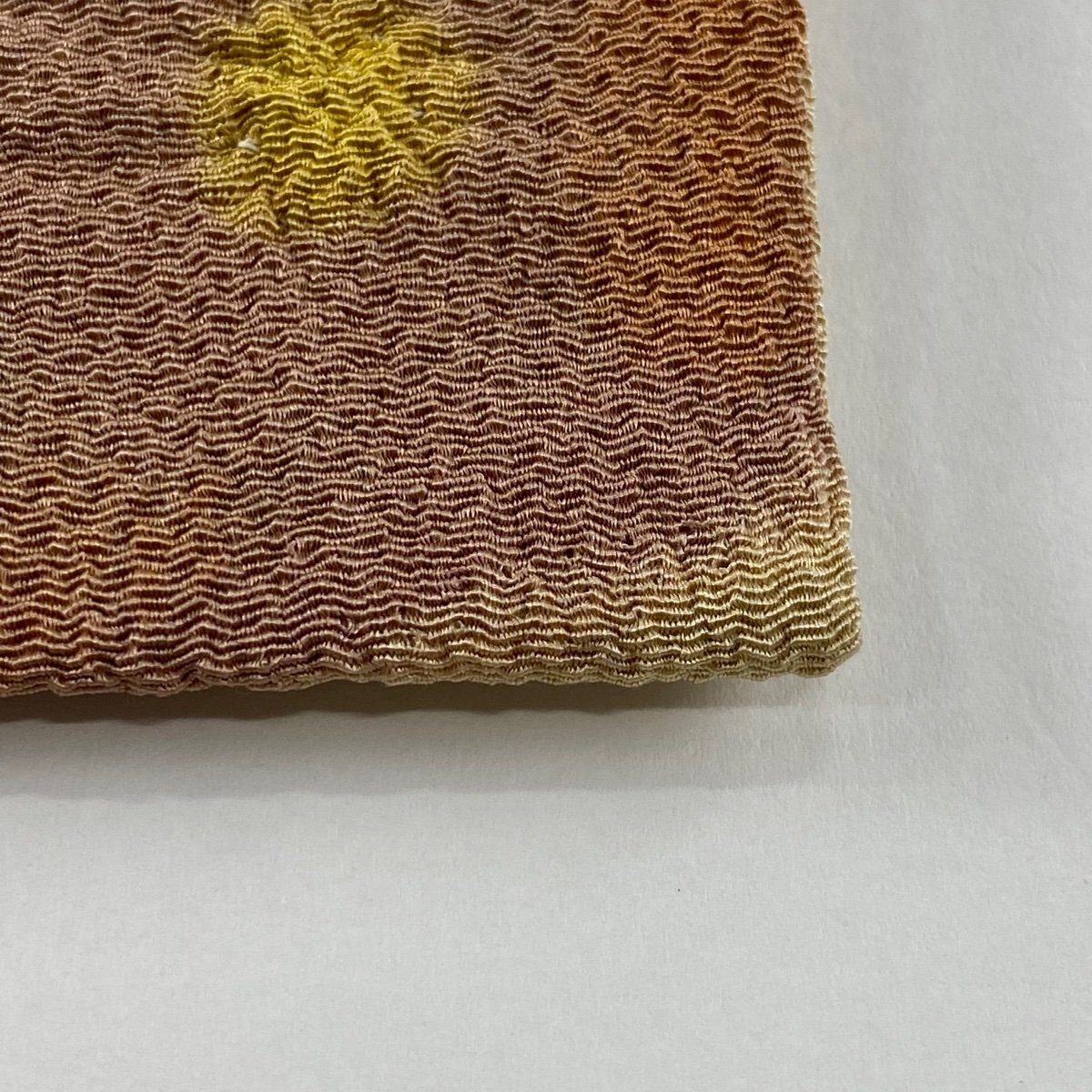 開き名古屋帯 美品 逸品 落款 草花 松 絞り 縮緬 薄茶色 正絹 【中古】_バイセル 14120_4