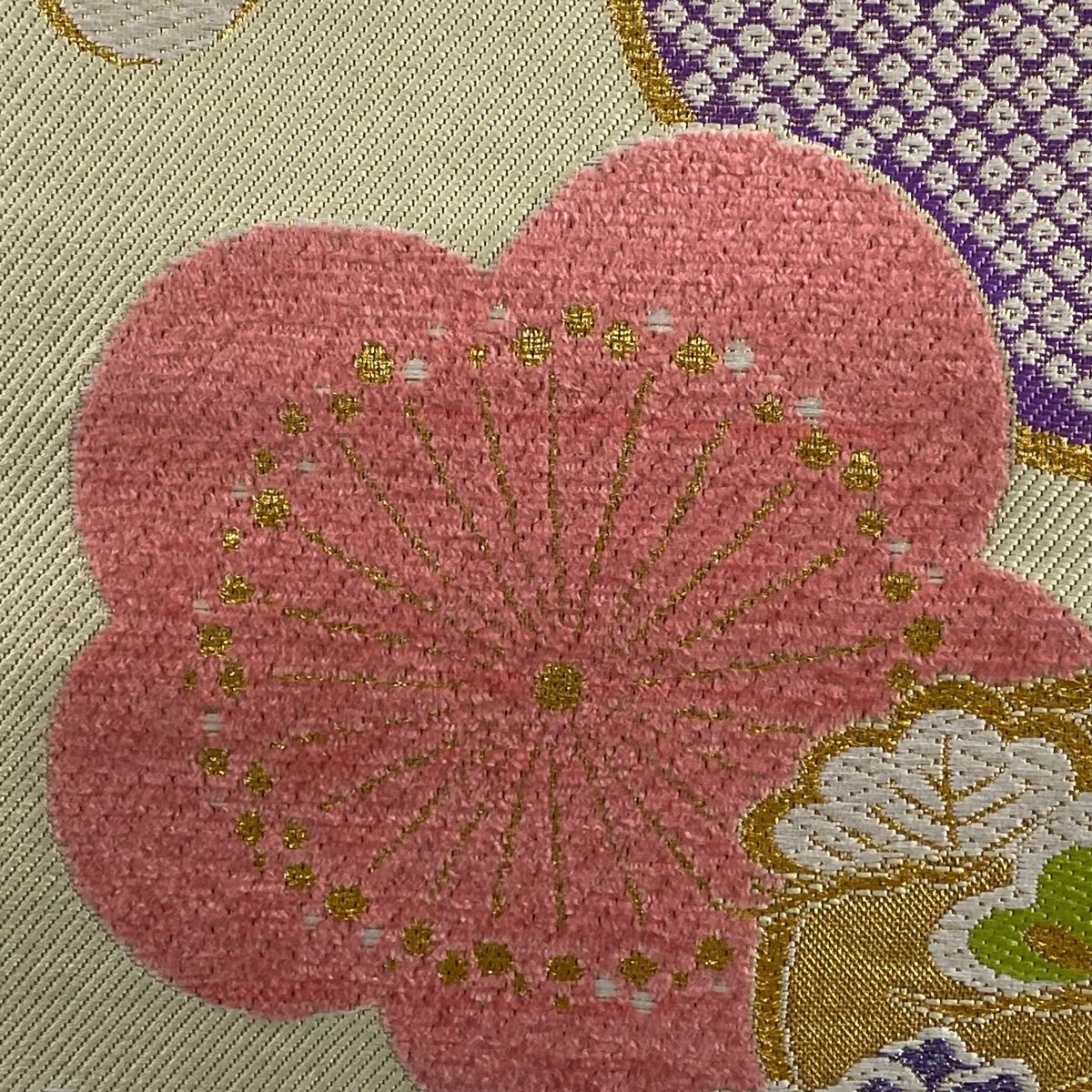 袋帯 美品 秀品 振袖向き 草花 梅 刺繍 箔 薄黄 六通 正絹 【中古】_バイセル 14117_2