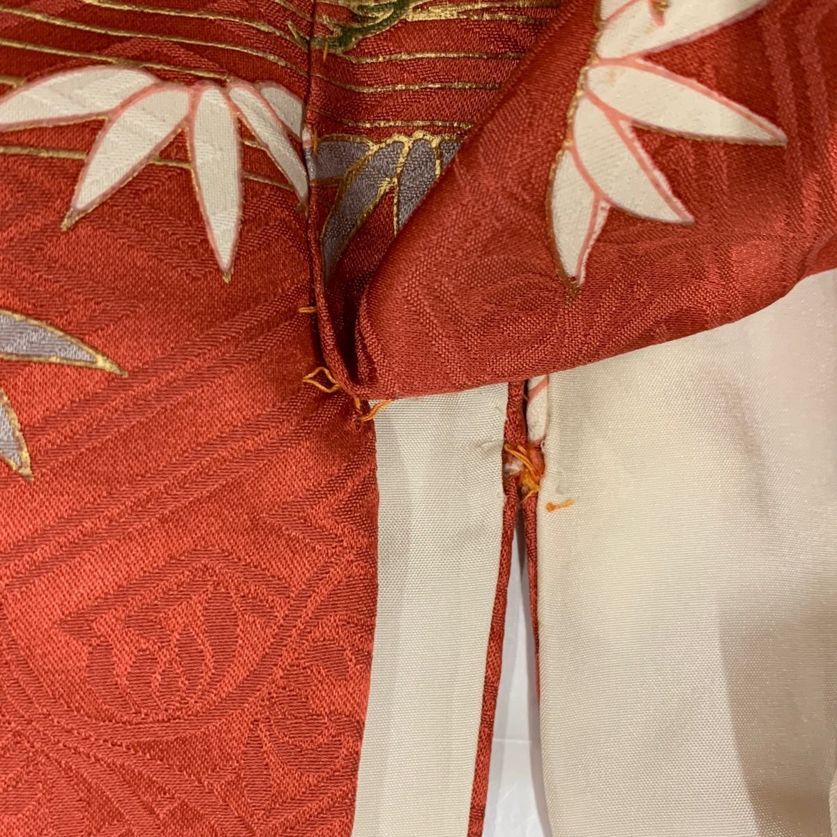  long-sleeved kimono length 158.5cm sleeve length 66cm M.. place car pine bamboo plum gold paint red silk preeminence goods [ used ]