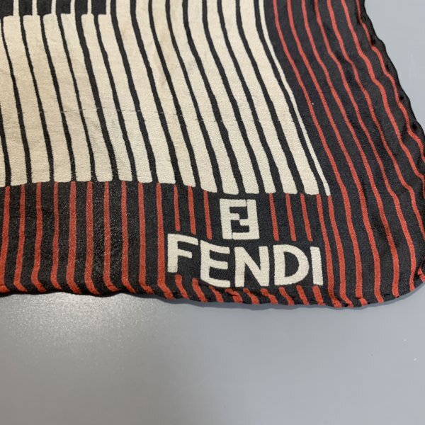 １円〜　FENDI　フェンディ　スカーフ　赤　黒　ストライプ　C1850_画像2