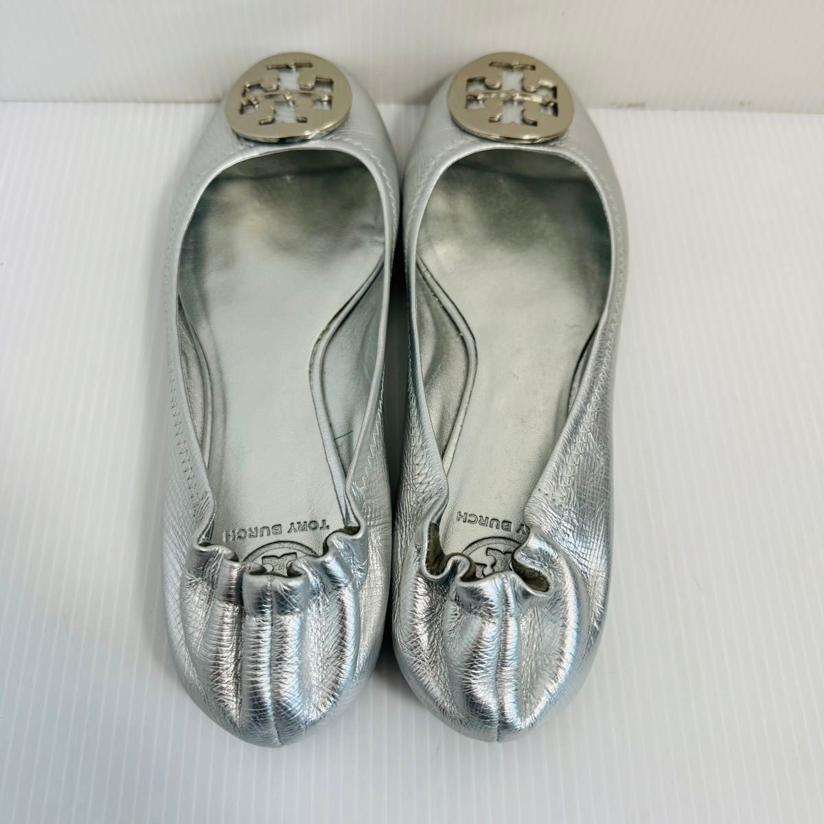 未使用級】TORY BURCH トリーバーチ バレエシューズ シルバー 25 未使用級】TORY BURCH トリーバーチ バレエシューズ シルバー 25