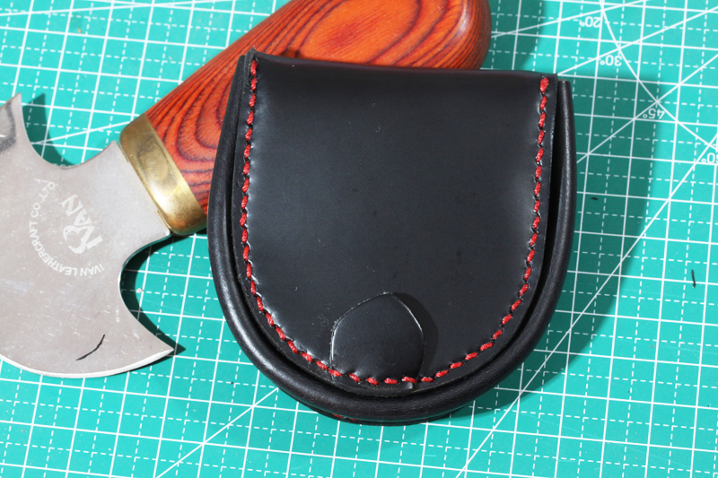 最新番本革極厚 半円型（馬蹄型）小銭入れコインケース手縫い 紳士ブラック赤糸限定1点の画像2