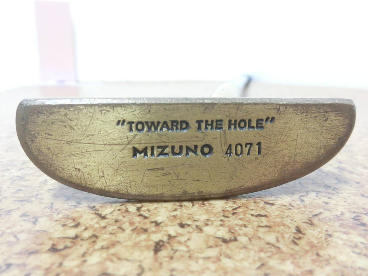 希少♪MIZUNO ミズノ 旧ロゴ TOWARD THE HOLE 4071 センターシャフト パター 34インチ 純正スチールシャフト 中古品♪T1611の画像2