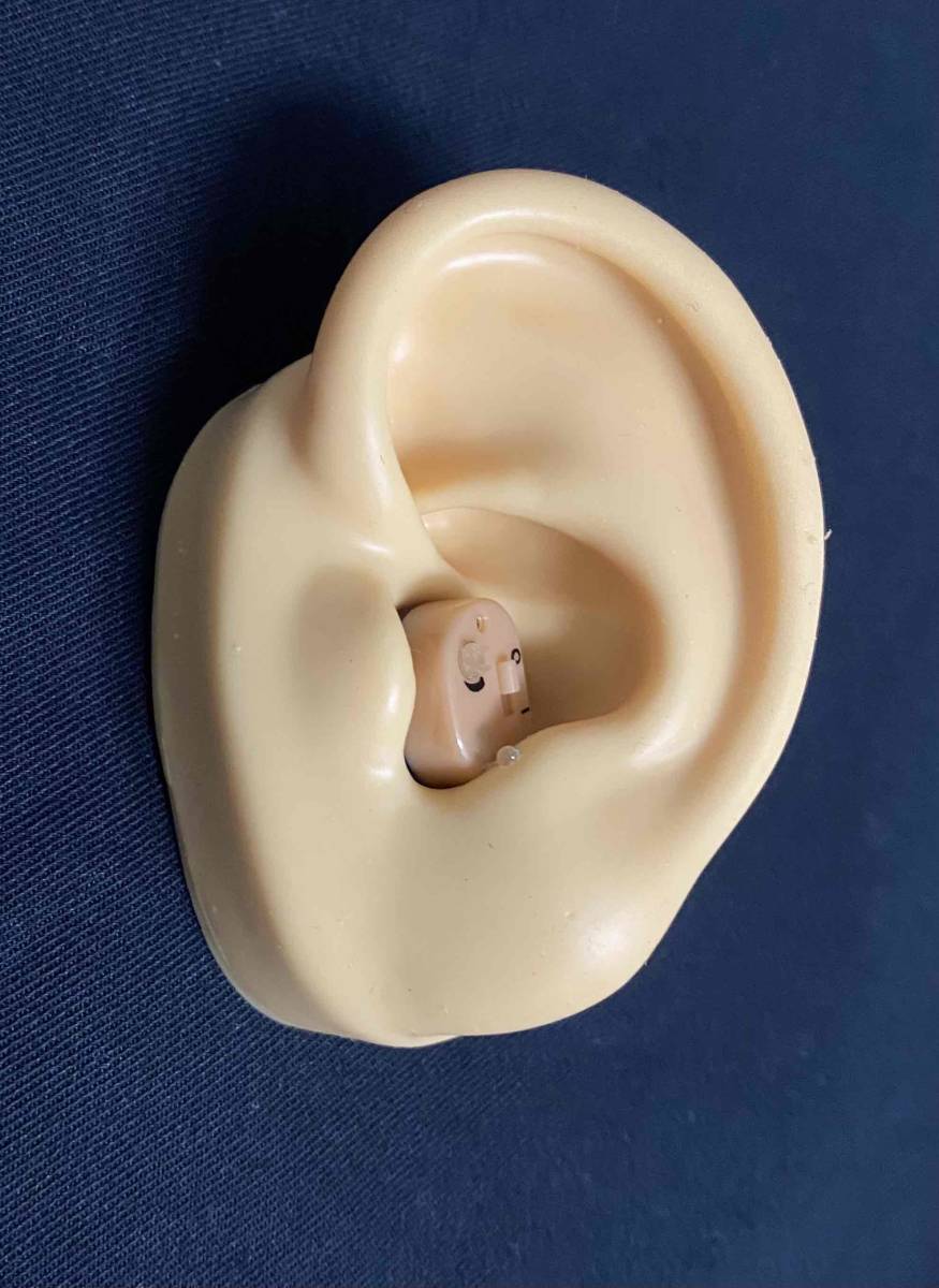 送料無料【新品】日本語説明書付き 充電式 耳穴型 小さい 優れた充電性能 回転ボリューム付き(検索: 補聴器 おすすめ 集音器 安い)