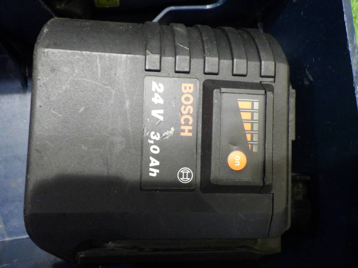 ボッシュ 充電ハンマドリル GBH24VSB 通電確認済み バッテリーの持ち悪い セット品 中古品 現状渡し 240312の画像3