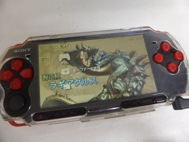 W8528R SONY PSP-3000 レッド/ブラック Playstation Portable 本体のみ ジャンク品*_画像3