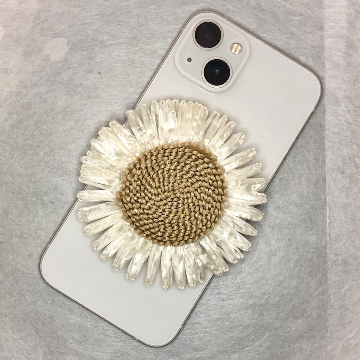 花　スマホグリップ　ポップトップ　スマホアクセサリー　花型ソケット　白　ベージュ　ホワイト　ひまわり flower  