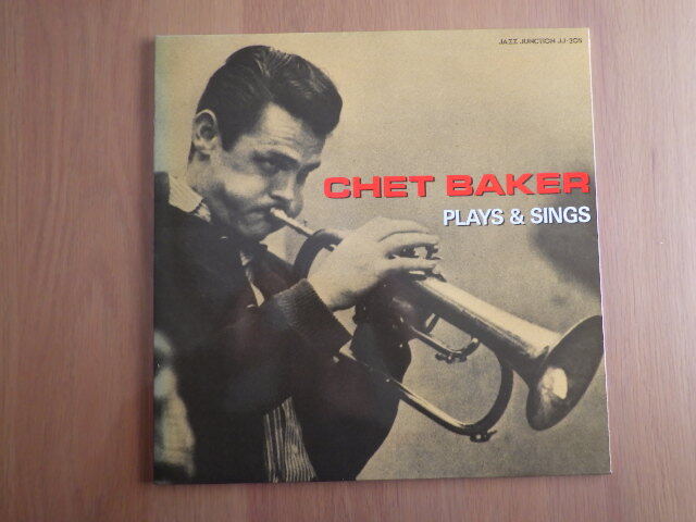 E2435 ] CHET BAKER / PLAYS & SINGS JJ 205_画像1