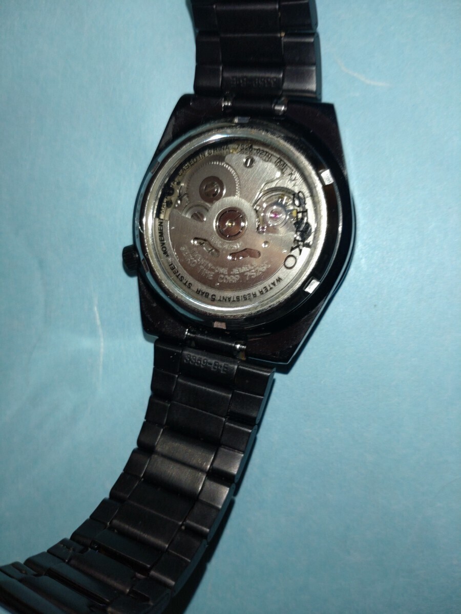 極美品　セイコー5　SEIKO5　seiko5 セイコー5 黒い稲妻モデル 腕時計 自動巻き　裏スケ_画像6