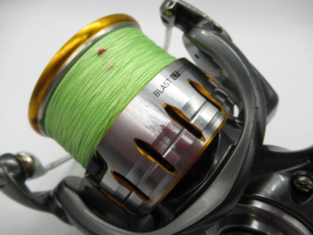 68951 DAIWA ダイワ BLAST ブラスト LT5000D-CXH スピニングリール 釣具 釣り フィッシング 中古・譲渡品_画像4