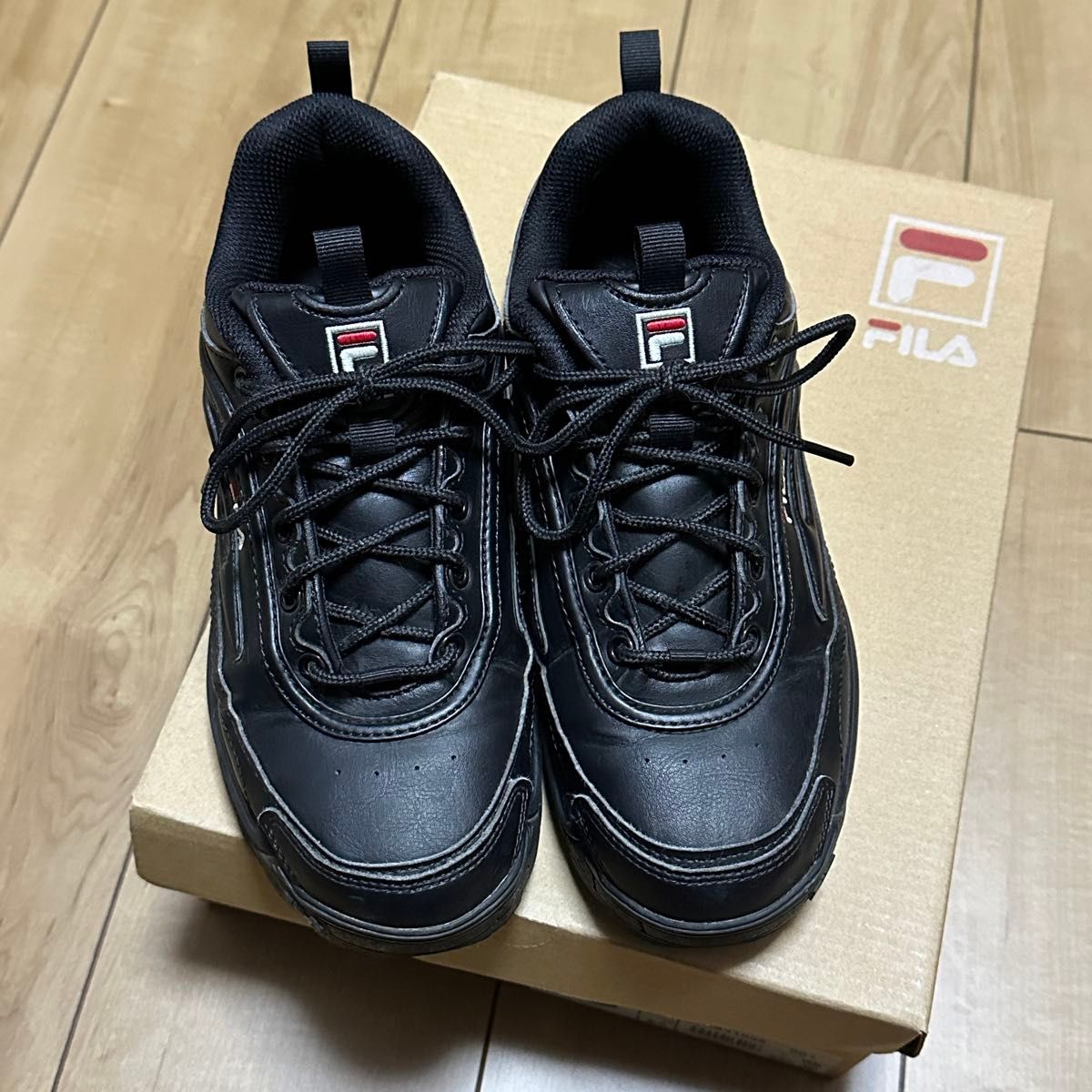 FILA フィラ　黒スニーカー　25.0cm