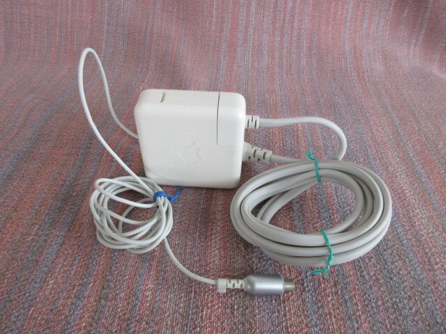 Apple for original AC adaptor M8482 used * four 10 