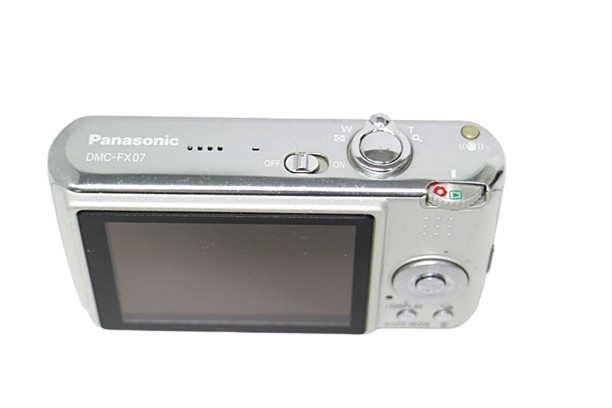 G3w83 デジタルカメラ Panasonic LUMIX DMC-FX07-S 通電× その他動作未確認 60サイズの画像4
