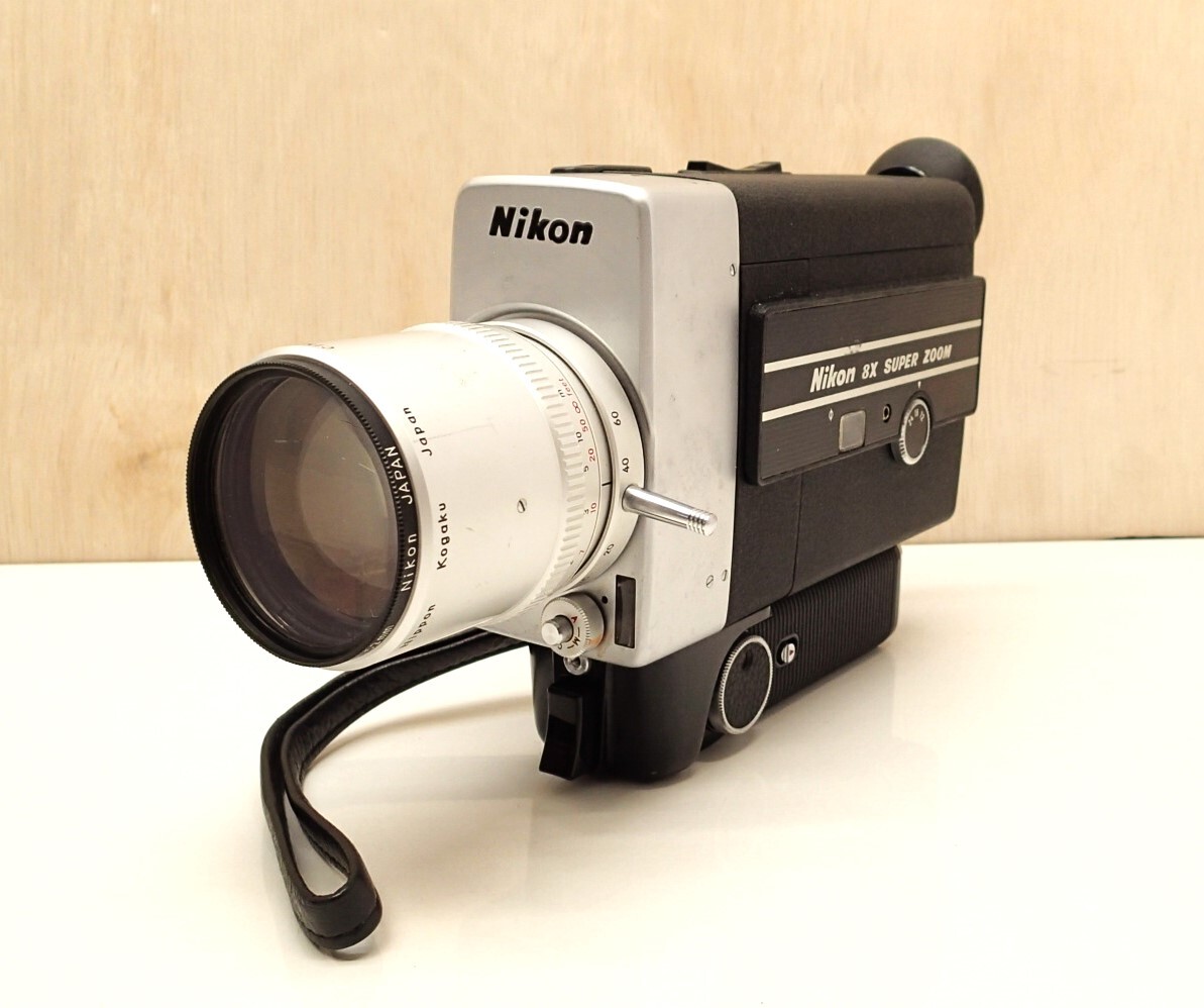 J105A ニコン Nikon 8㎜ フィルム カメラ 8X SUPER ZOOM 　通電OK　希少 昭和レトロ 現状品 詳しい動作未確認の為ジャンク品_画像1