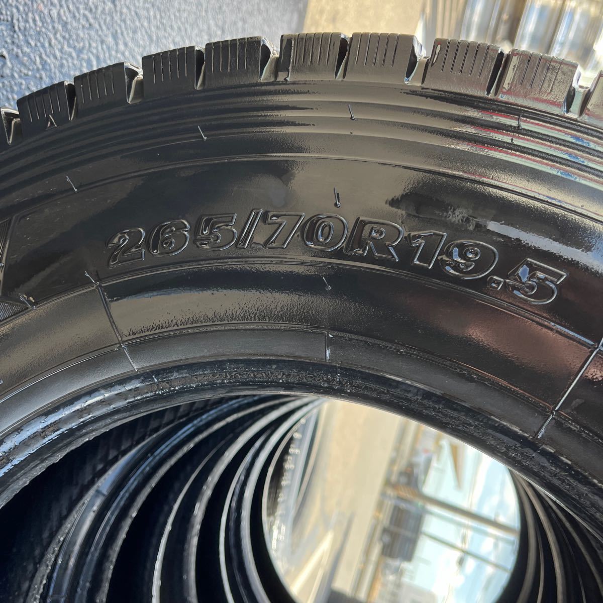 265/70R19.5 YOKOHAMA, ZEN902　中古　　激安美品　4本セット：40000円_画像2