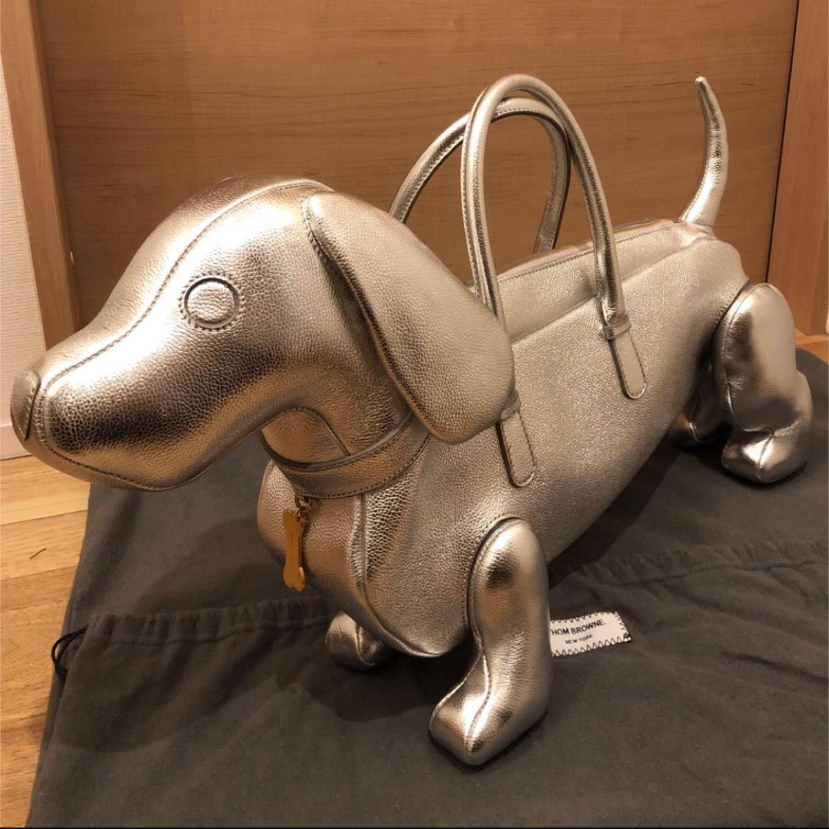 レア トムブラウン THOMBROWNE 愛犬 ヘクター バッグ シルバー レア トムブラウン THOMBROWNE 愛犬 ヘクター バッグ シルバー