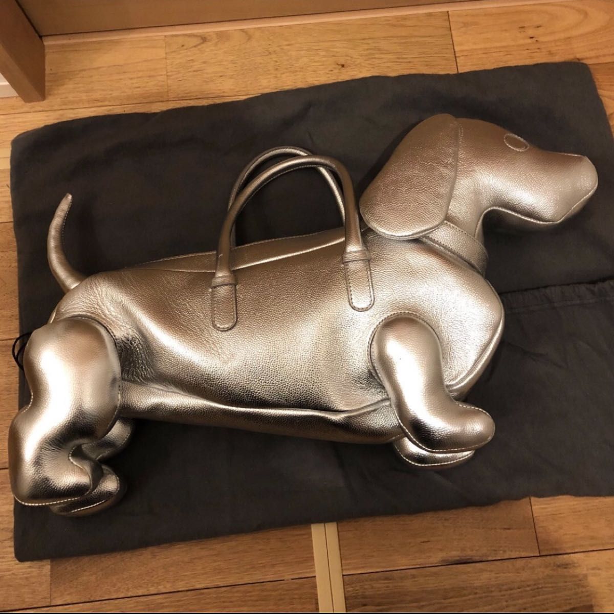 レア トムブラウン THOMBROWNE 愛犬 ヘクター バッグ シルバー レア トムブラウン THOMBROWNE 愛犬 ヘクター バッグ シルバー