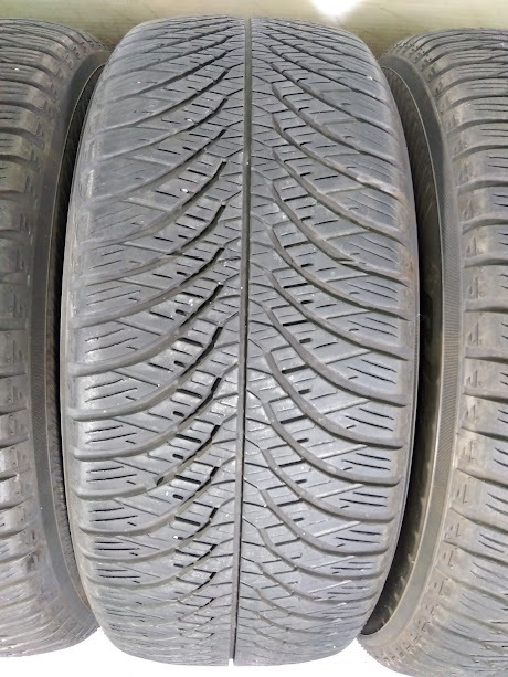 【希少品】ヨコハマ 全天候【オールシーズン】225/55R17 中古4本 AW21 BluEarth-4S　225/55/17　225/55-17_画像5